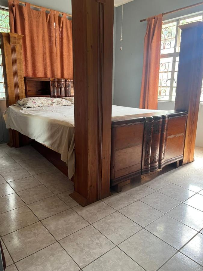 In The Heart Of Kingston Villa Екстериор снимка