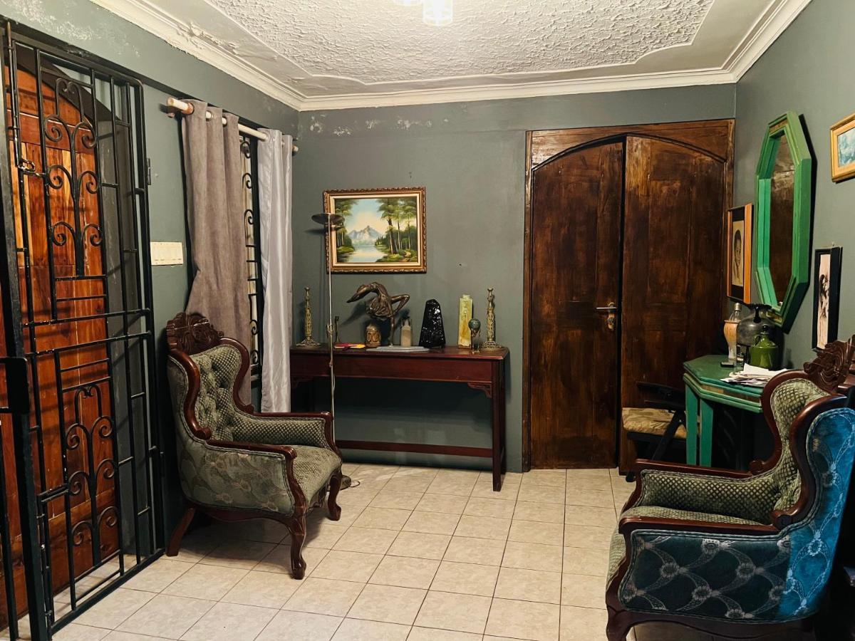 In The Heart Of Kingston Villa Екстериор снимка